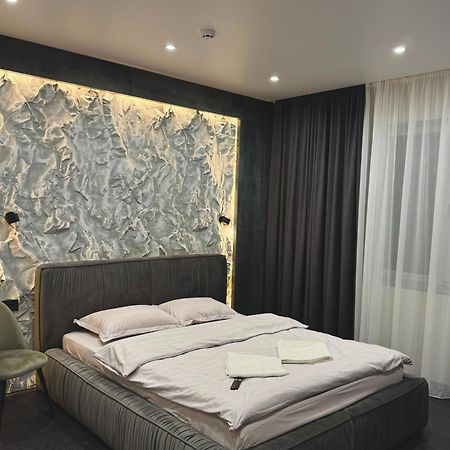 Mini-Hotel Neptun Ривне Екстериор снимка
