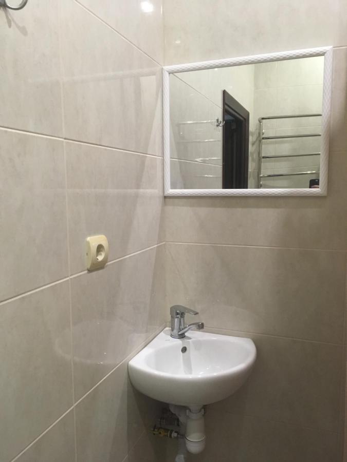 Mini-Hotel Neptun Ривне Екстериор снимка