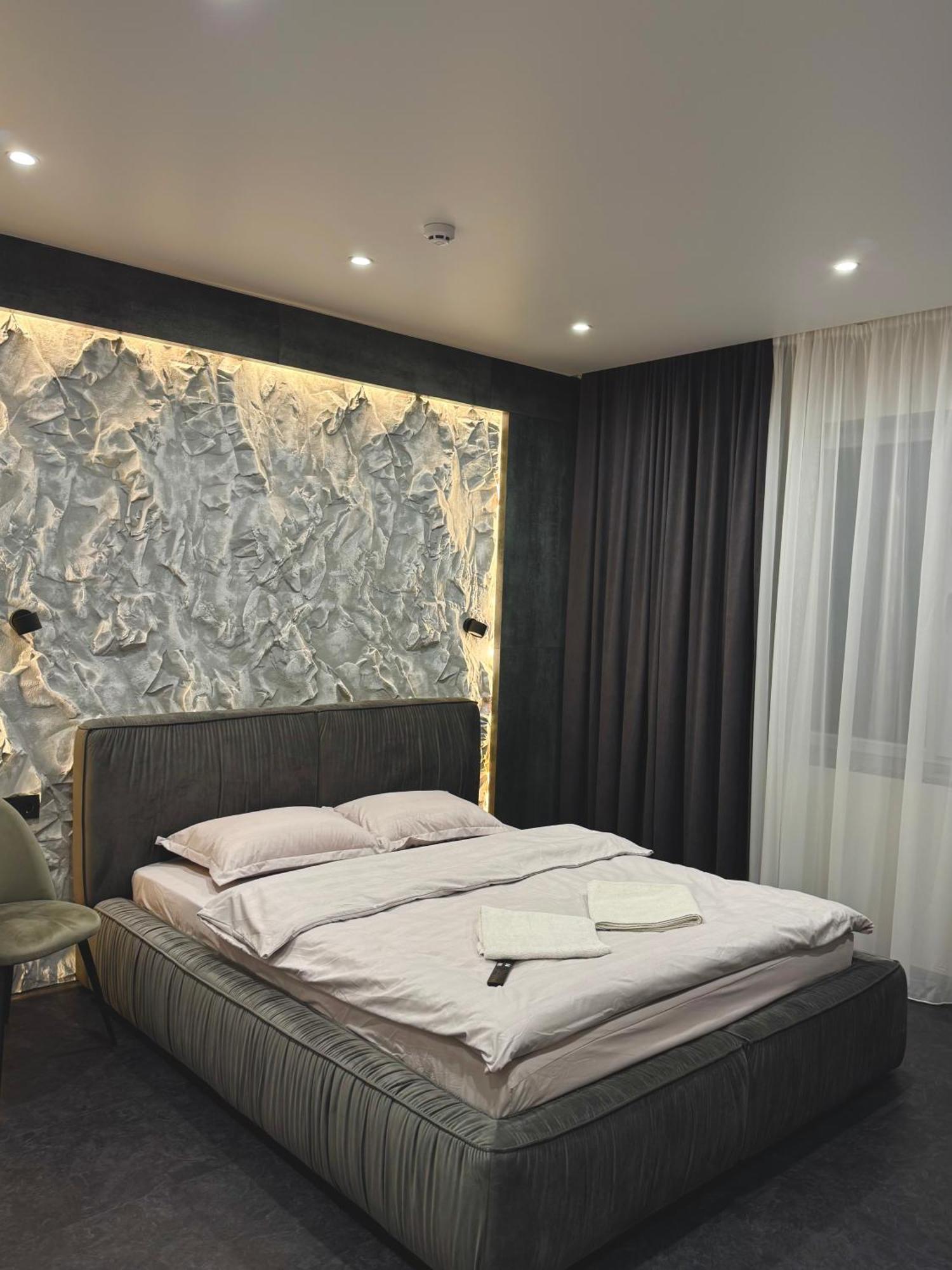 Mini-Hotel Neptun Ривне Екстериор снимка