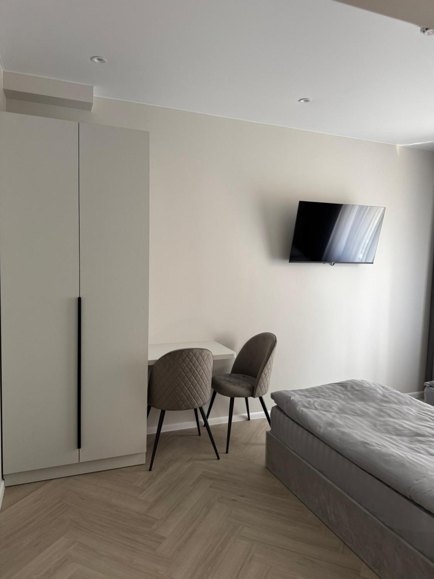 Mini-Hotel Neptun Ривне Екстериор снимка